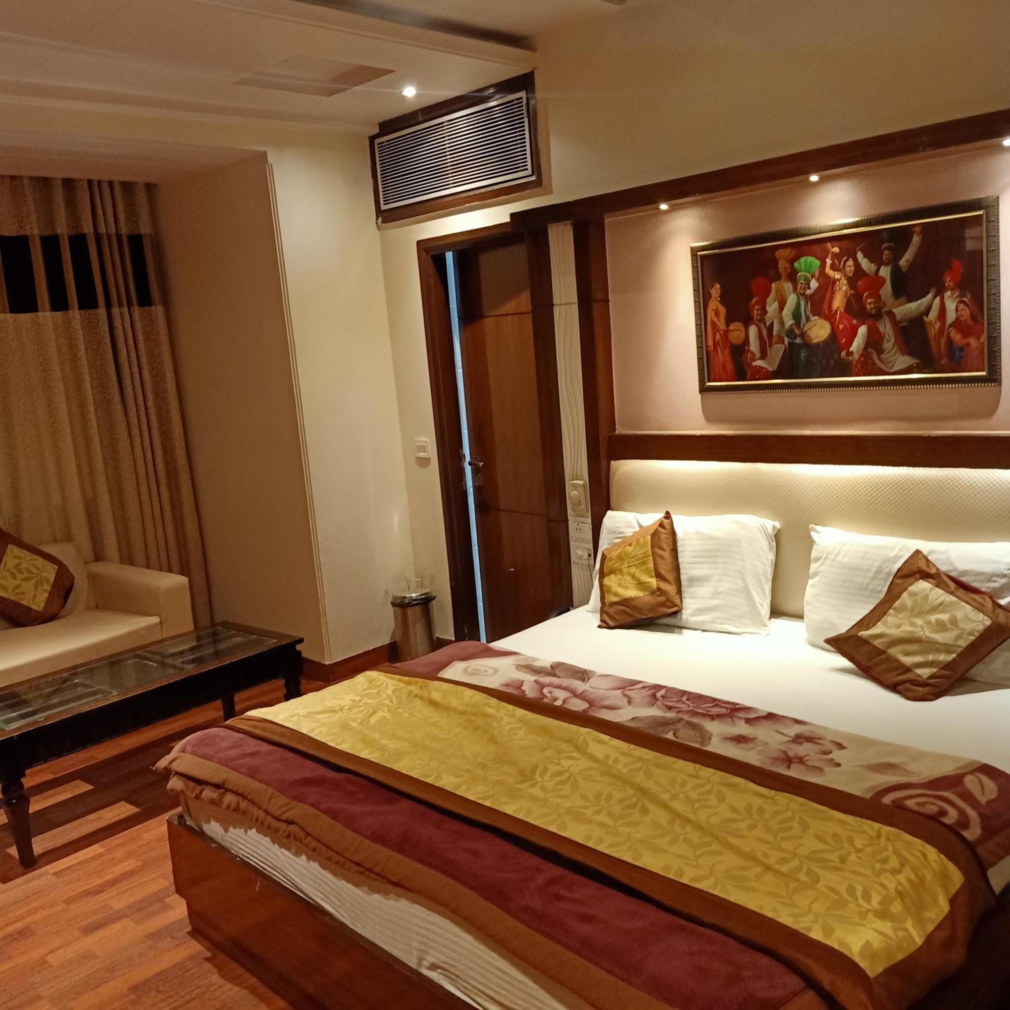 Hotel Geet Deluxe New Delhi Eksteriør bilde