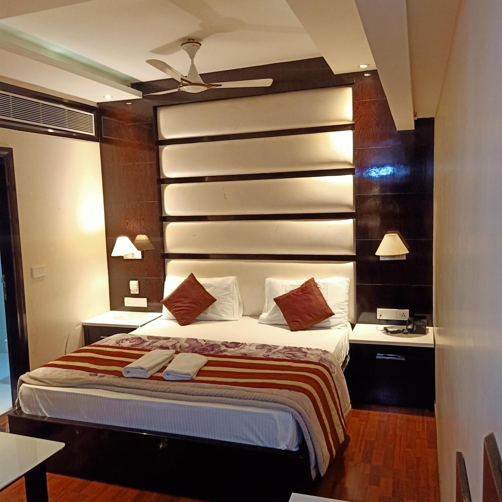 Hotel Geet Deluxe New Delhi Eksteriør bilde
