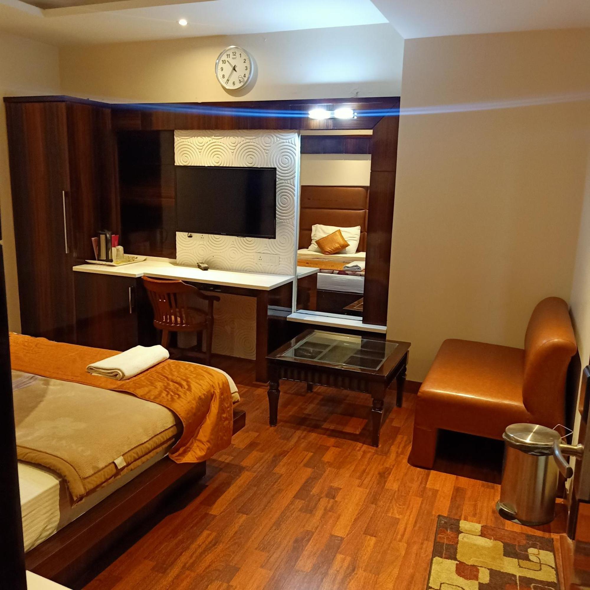 Hotel Geet Deluxe New Delhi Eksteriør bilde
